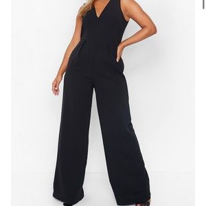 Boohoo Deep V-neck Wide Leg Jumpsuit, Sz18 NWT
